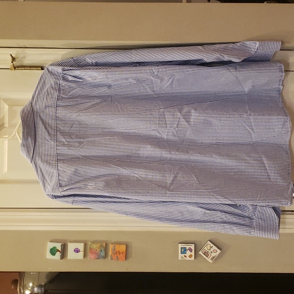 Button down - Picture 2 of 4